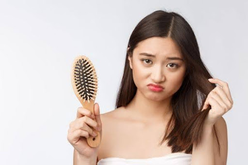 Common Causes of Hair Thinning and Herbal Remedies Common Causes of Hair Thinning and Herbal Remedies